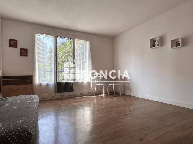 Studio location à Saint-Nicolas - République, Le Mans