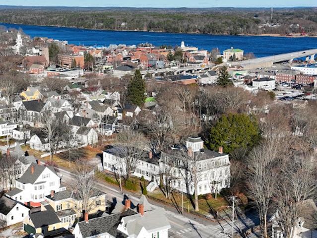 Apartment for sale in Bath, Maine