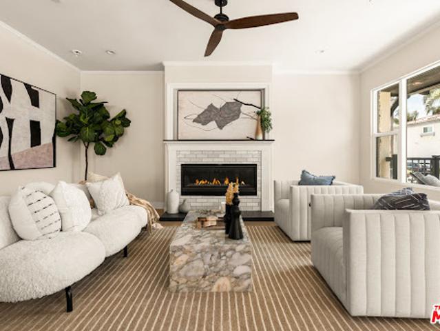 Apartment for sale in Oceanside, California