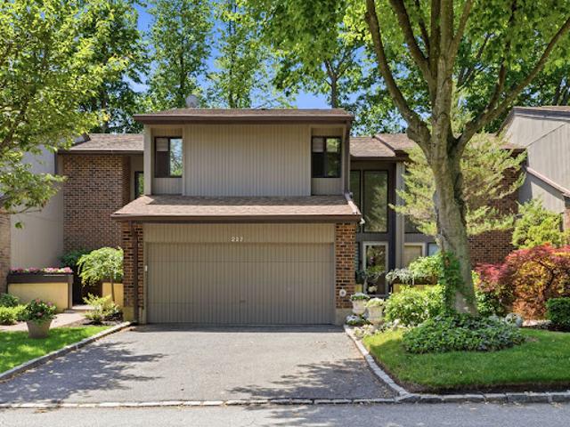 Apartment for sale in Nassau, New York