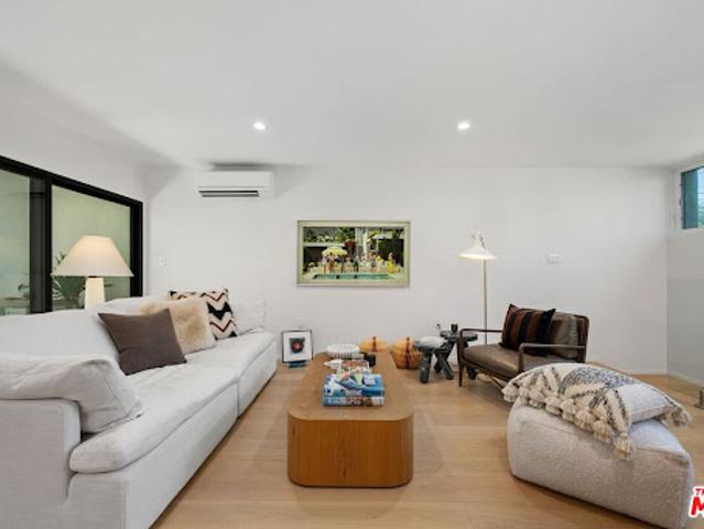 Apartment for sale in Santa Monica, California