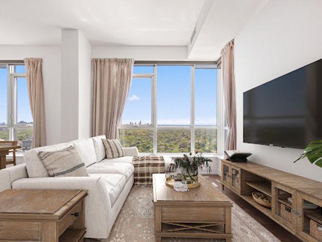 Apartment for sale in Woburn, Ontario
