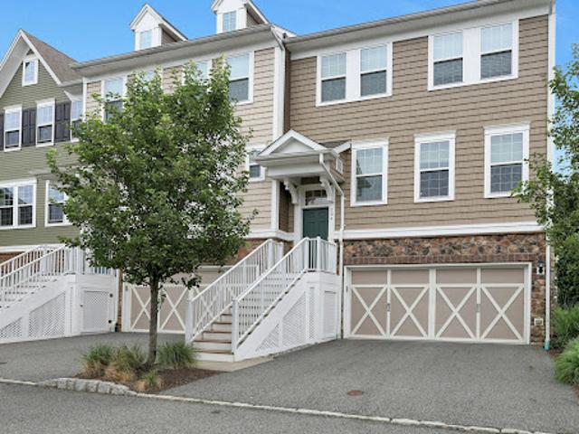 Apartment for rent in Cresskill