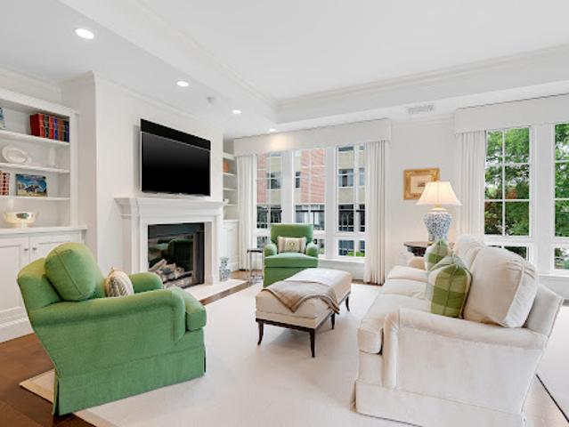 Apartment for sale in Wellesley, Massachusetts