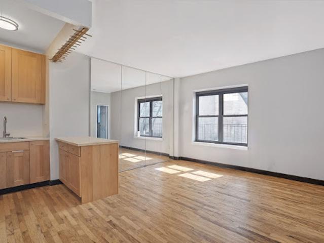 Apartment for sale in Arverne, New York