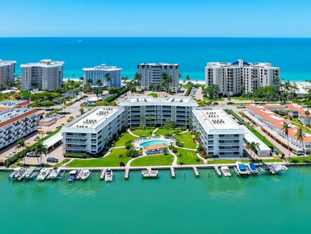 Apartment for sale in Naples, Florida