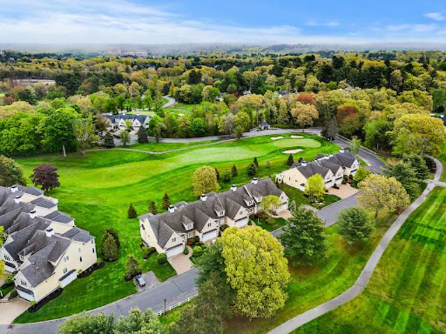 Apartment for sale in Andover, Massachusetts