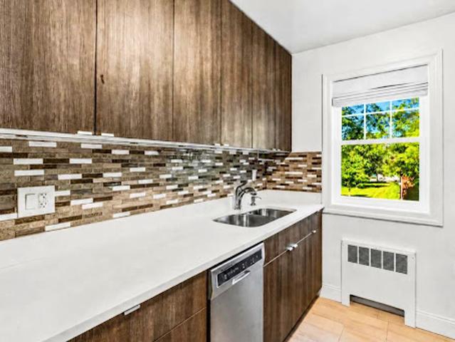 Apartment for sale in Queens, Arverne