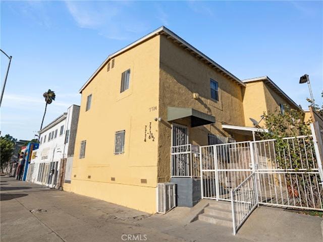 Apartment for sale in Canoga Park, California