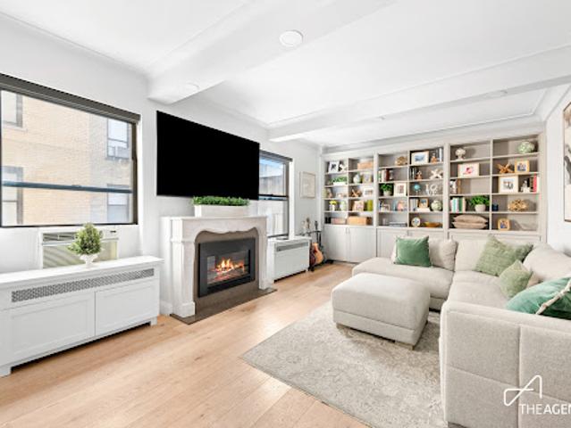Apartment for sale in Arverne, New York
