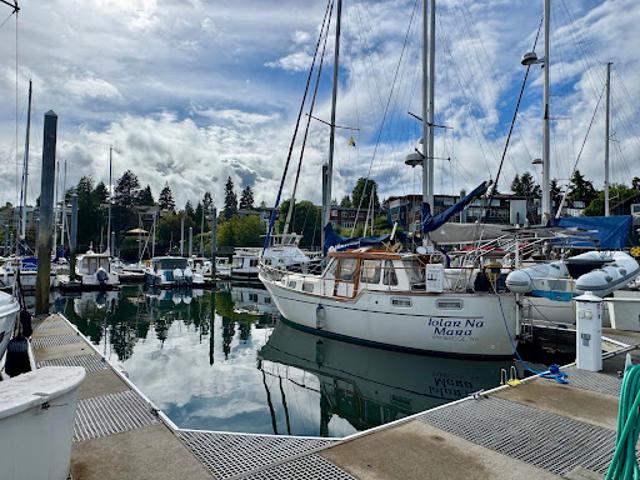 Apartment for sale in Bainbridge Island, Washington