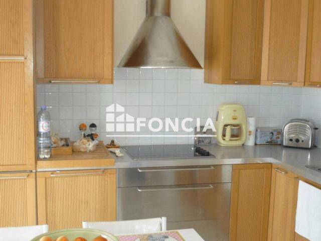 Appartement location à Gare-Senelle-Pont de Paris, Laval