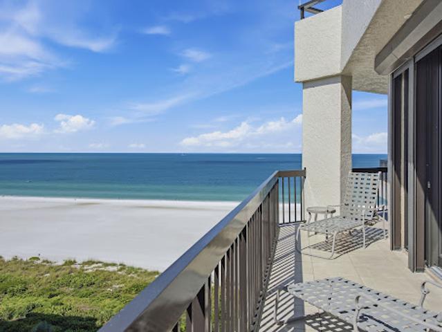 Apartment for sale in Marco Island, Florida