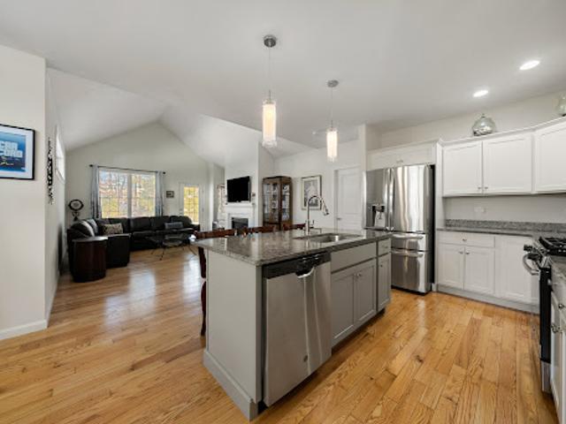 Apartment for sale in Manomet, Massachusetts