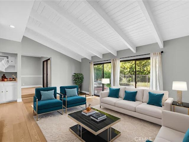 Apartment for sale in Calabasas, California