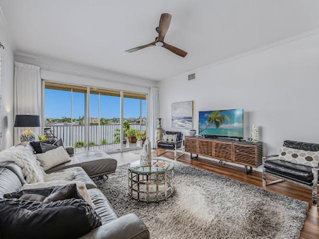 Apartment for sale in Naples, Florida