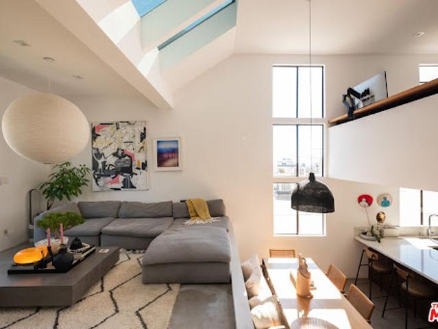 Apartment for sale in Los Angeles, Los Angeles County