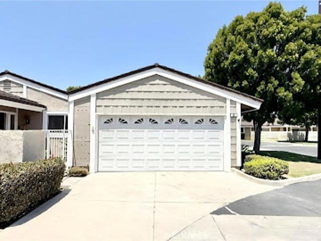 Apartment for sale in Irvine, California