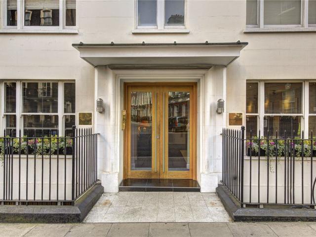 Apartment for rent in Mayfair, Greater London