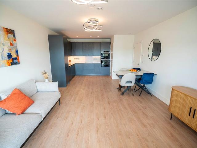 Apartment to rent in Carrickmines, North Tipperary