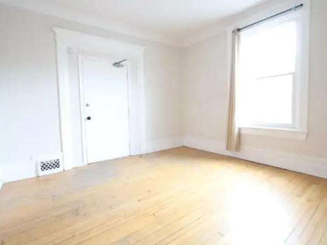 Apartment for rent in Mulhurst Bay, Ontario