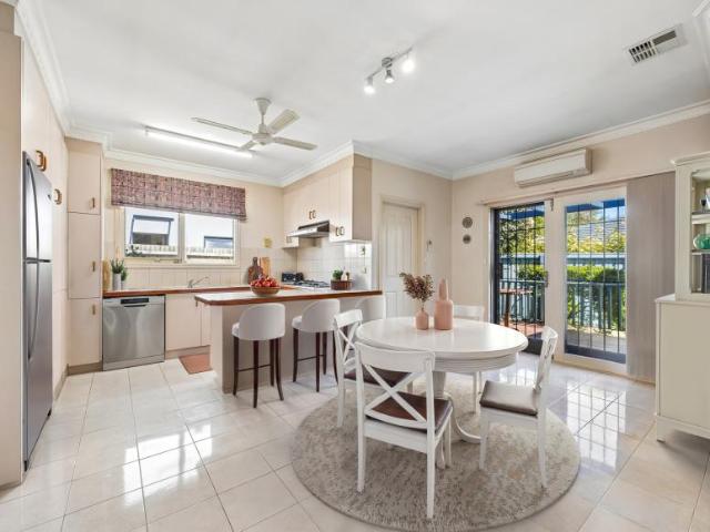 Apartment for sale in Bentleigh East, Melbourne