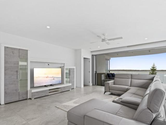 Apartment for rent in Biggera Waters, Gold Coast City
