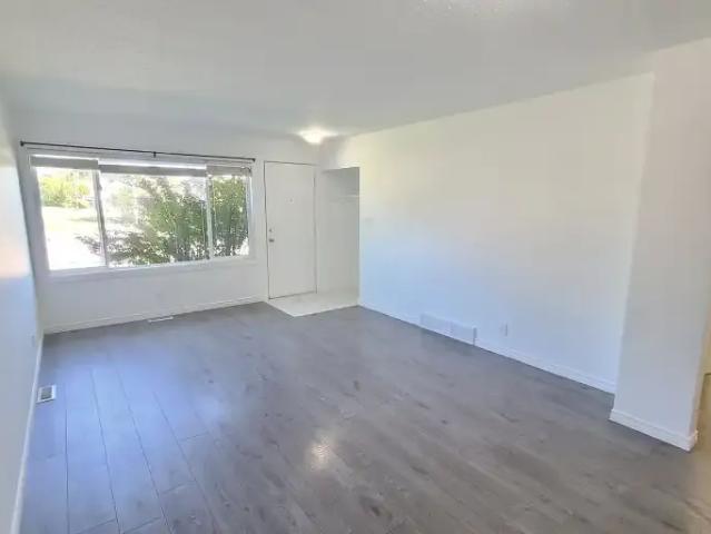 Apartment for rent in Collingwood, Calgary