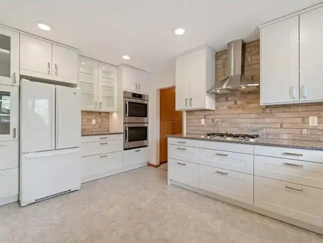 Apartment for rent in Brentwood, Calgary