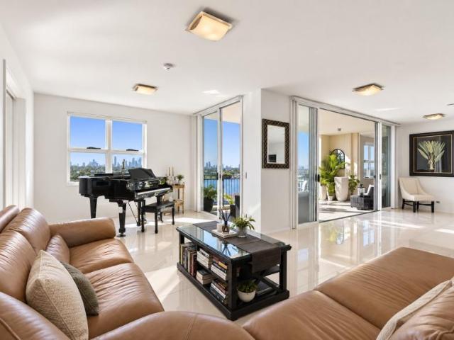 Apartment for sale in Carrara, Gold Coast City