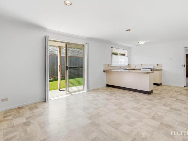 Apartment for sale in Cranbourne North, Melbourne