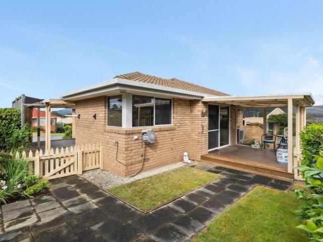 Apartment for sale in Redwood Village, Hobart