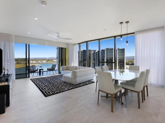 Apartment for sale in Mermaid Waters, Gold Coast City