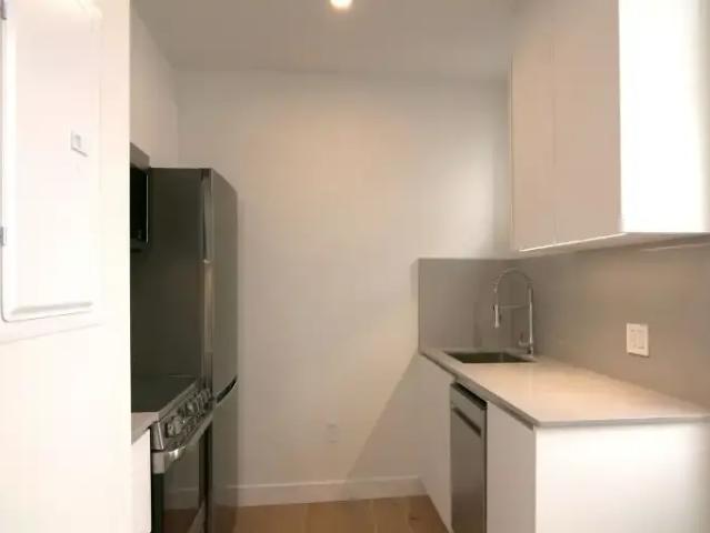 Apartment for rent in St. Leonard's, Quebec