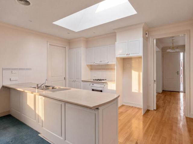 Apartment for sale in Mount Waverley, Melbourne