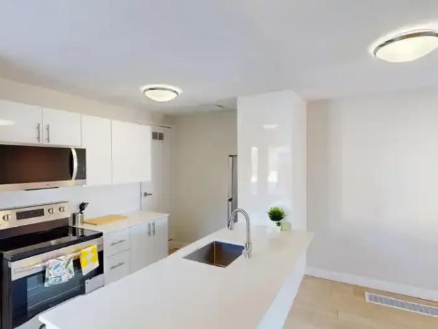 Apartment for rent in Mulhurst Bay, Ontario