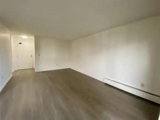 Apartment for rent in Surrey, British Columbia