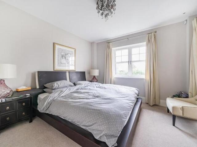 Apartment for sale in Barnet, Church End
