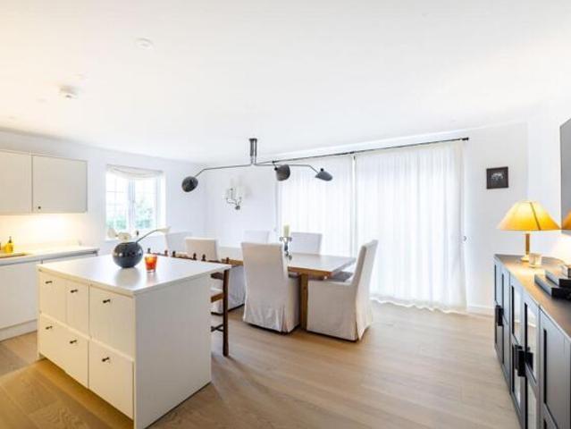 Apartment for sale in London Borough of Croydon, Greater London