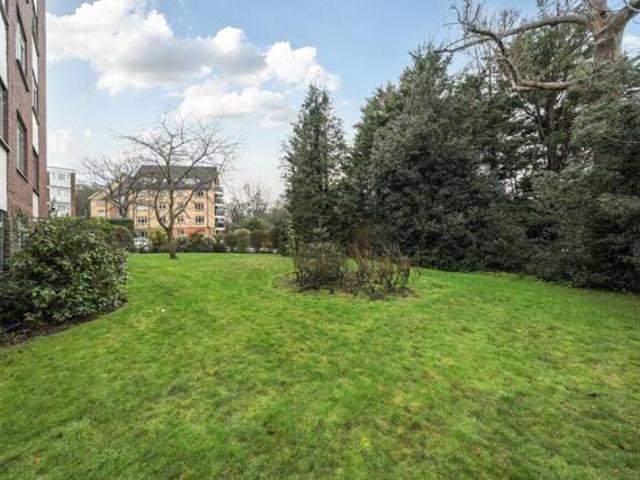 Apartment for sale in Beckenham, Greater London