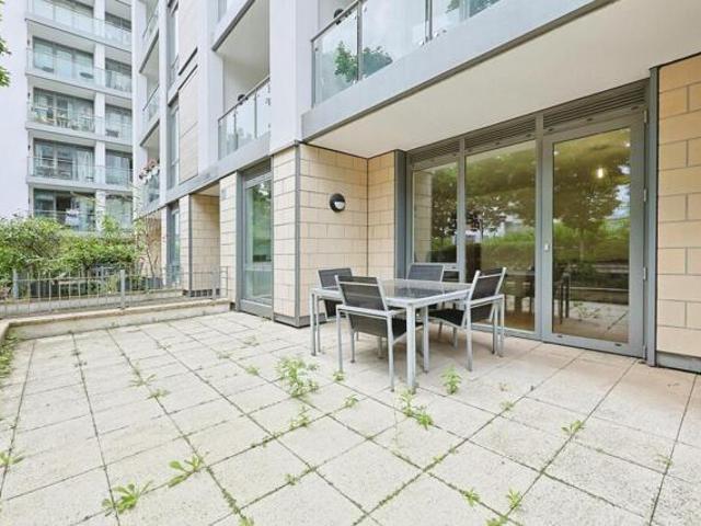Apartment for sale in London Borough of Hounslow, Greater London