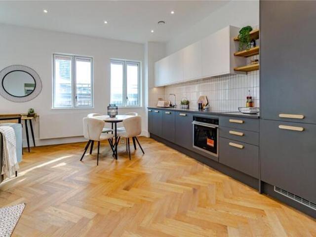 Apartment for sale in Croydon, Broad Green