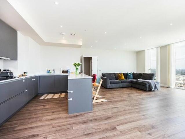 Apartment for sale in Croydon, Broad Green