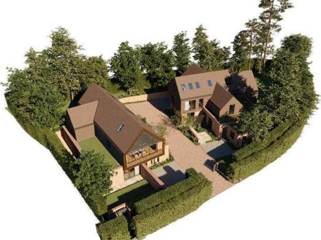 Apartment for sale in Halebarns, Hale