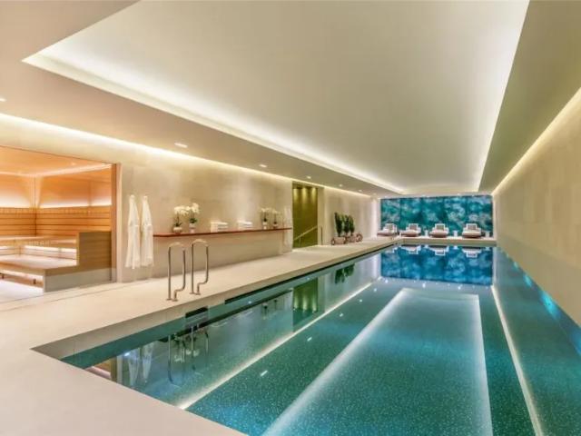 Apartment for sale in Kensington, Greater London