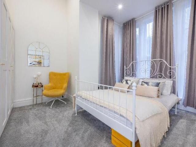 Apartment for sale in Leeds, New Blackpool