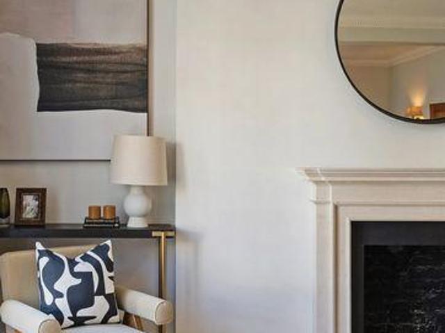 Apartment for sale in North Kensington, Greater London