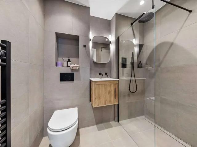 Apartment for sale in South Hackney, Greater London