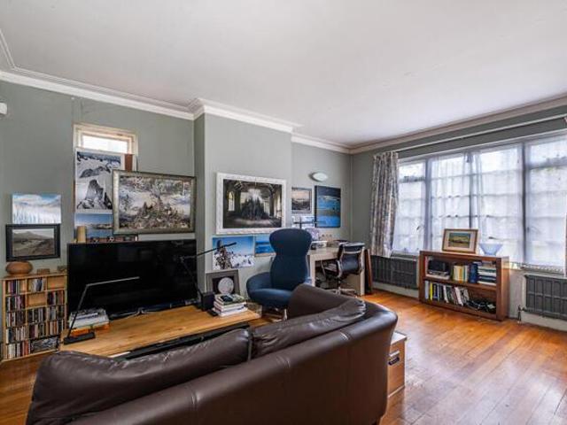 Apartment for sale in Putney, Greater London