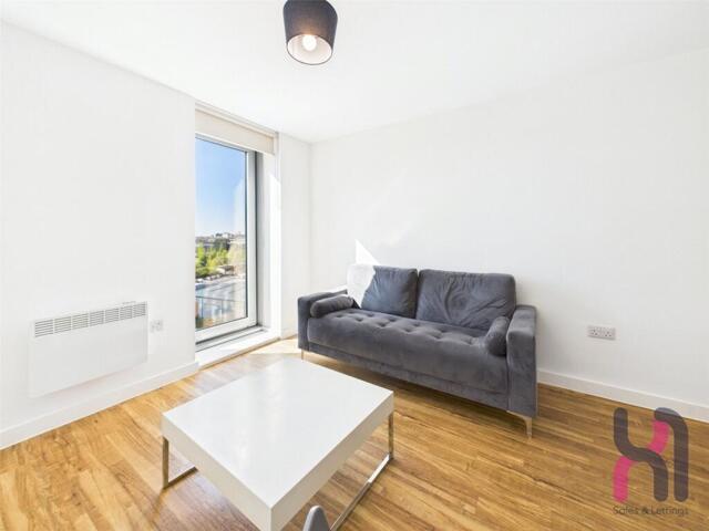 Apartment for sale in Salford Quays, Salford